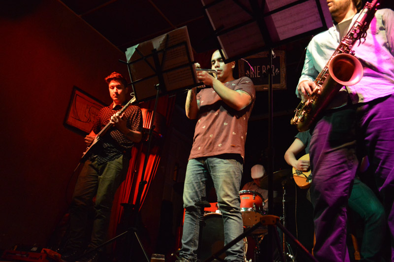 groove-jade-funk-fusion-disco-presentacion-fotos-vivo-15